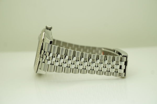 Rolex 126334 DATEJUST 41 FLUTED BEZEL DARK RHODIUM DIAL JUBILEE BAND FULL SET - Image 5