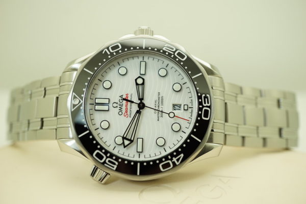 Omega SEAMASTER DIVER 300M WHITE WAVE DIAL BRACELET 2021 COMPLETE SET - Image 10