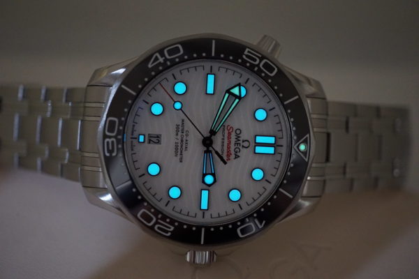 Omega SEAMASTER DIVER 300M WHITE WAVE DIAL BRACELET 2021 COMPLETE SET - Image 11