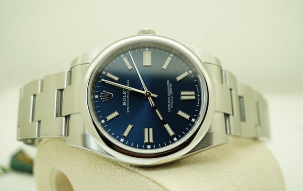 BRAND NEW Rolex 124300 OYSTER PERPETUAL BLUE DIAL 41MM 2022 COMPLETE SET - Image 9