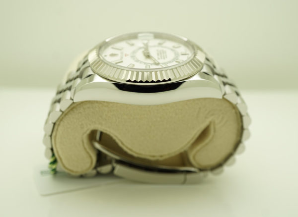 BRAND NEW Rolex 326934 SKY-DWELLER WHITE DIAL JUBILEE BRACELET 2022 FULL SET - Image 4