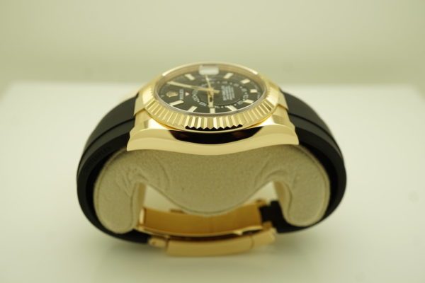 Rolex 326238 SKY-DWELLER YELLOW GOLD BLACK DIAL OYSTERFLEX 2021 FULL SET - Image 4