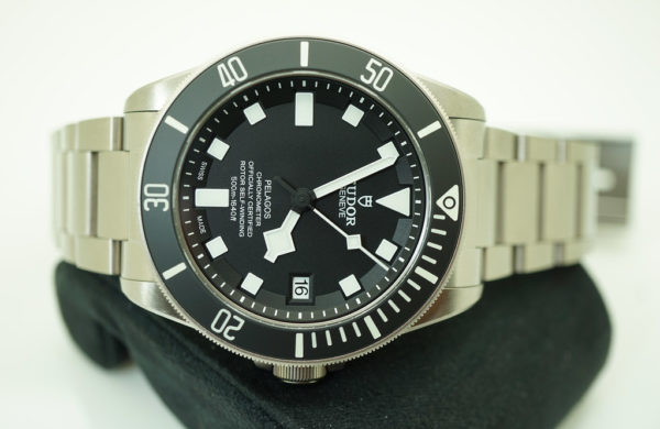 Tudor 25600TN PELAGOS TITANIUM BLACK DIAL 42MM 2022 WARRANTY FULL SET - Image 9