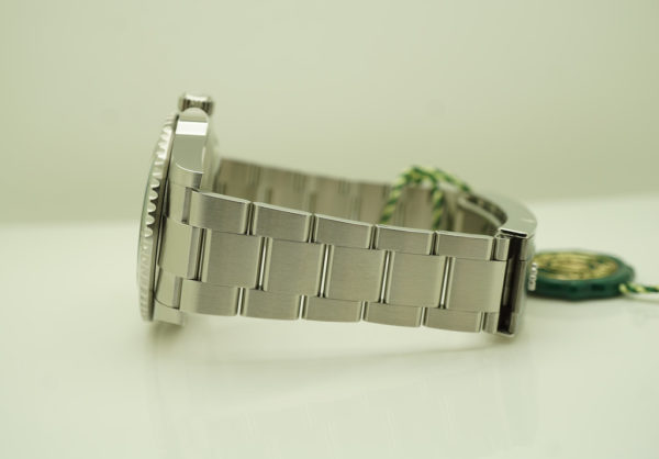 BRAND NEW Rolex 126610LV SUBMARINER GREEN BEZEL STARBUCKS 41MM 2022 FULL SET - Image 5