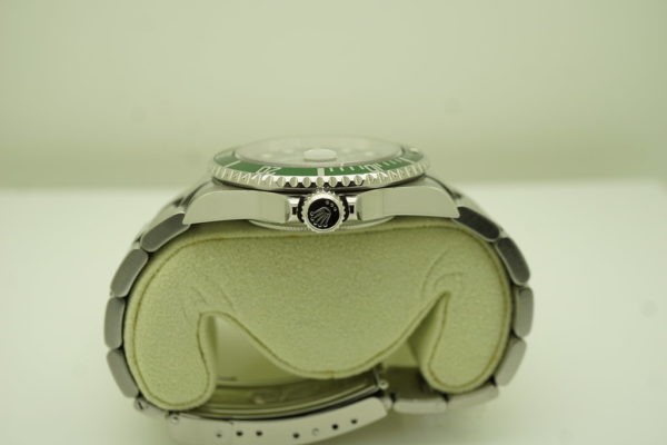 Rolex 16610LV GREEN SUBMARINER 50th ANNIVERSARY V SERIAL FULL SET - Image 3