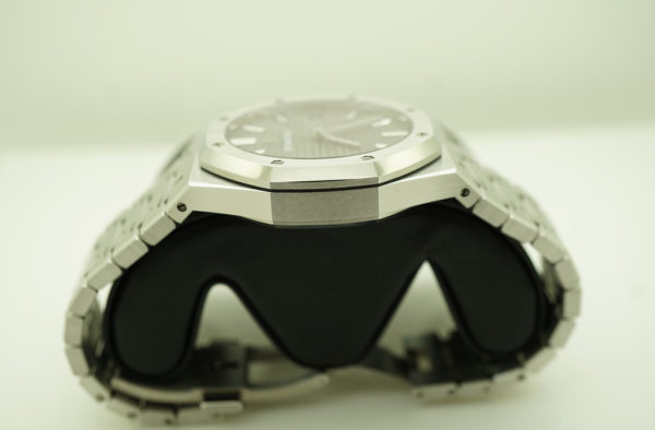 MINT Audemars PIGUET ROYAL OAK 15500ST GREY DIAL 41MM 2021 WARRANTY FULL SET - Image 4