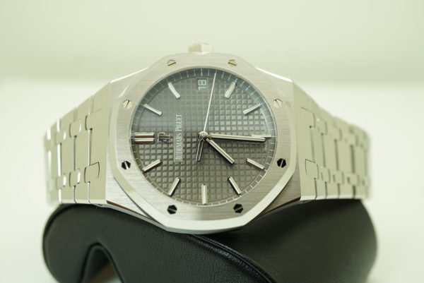 MINT Audemars PIGUET ROYAL OAK 15500ST GREY DIAL 41MM 2021 WARRANTY FULL SET - Image 10