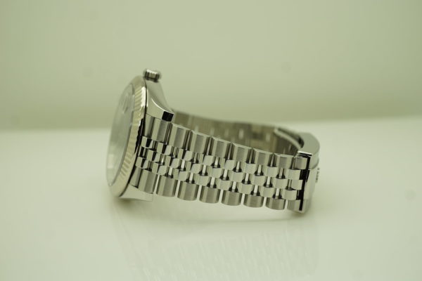 Rolex 126334 DATEJUST 41 FLUTED BEZEL BLUE STICK DIAL JUBILEE BAND 2021 FULL SET - Image 5