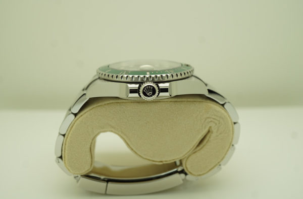 Rolex 116610LV SUBMARINER HULK GREEN DIAL GREEN BEZEL 40MM 2018 WARRANTY FULL SET - Image 3