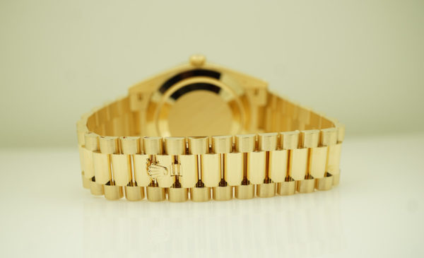 Rolex 228238 DAY DATE 40 18K YELLOW GOLD WHITE ROMAN DIAL 2022 WARRANTY FULL SET - Image 7