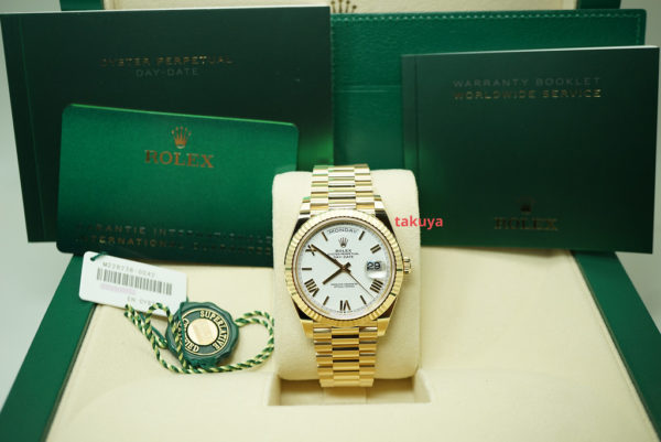Rolex 228238 DAY DATE 40 18K YELLOW GOLD WHITE ROMAN DIAL 2022 WARRANTY FULL SET - Image 2