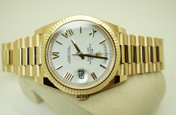 Rolex 228238 DAY DATE 40 18K YELLOW GOLD WHITE ROMAN DIAL 2022 WARRANTY FULL SET - Image 9