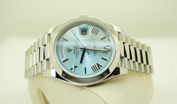 LIKE NEW Rolex 228206 DAY DATE 40 PLATINUM ICE BLUE ROMAN DIAL 2022 COMPLETE SET - Image 10