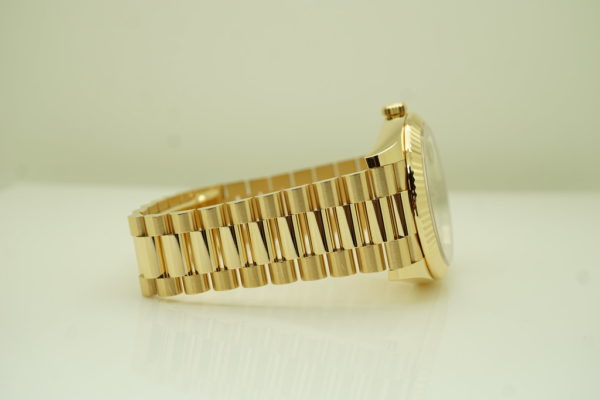 Rolex 228238 DAY DATE 40 YELLOW GOLD SILVER ROMAN DIAL 2022 WARRANTY FULL SET - Image 6