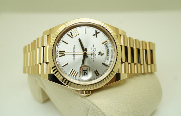 Rolex 228238 DAY DATE 40 YELLOW GOLD SILVER ROMAN DIAL 2022 WARRANTY FULL SET - Image 9