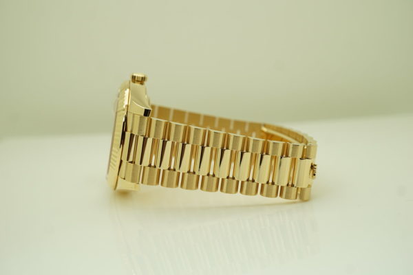 Rolex 228238 DAY DATE 40 YELLOW GOLD SILVER ROMAN DIAL 2022 WARRANTY FULL SET - Image 5
