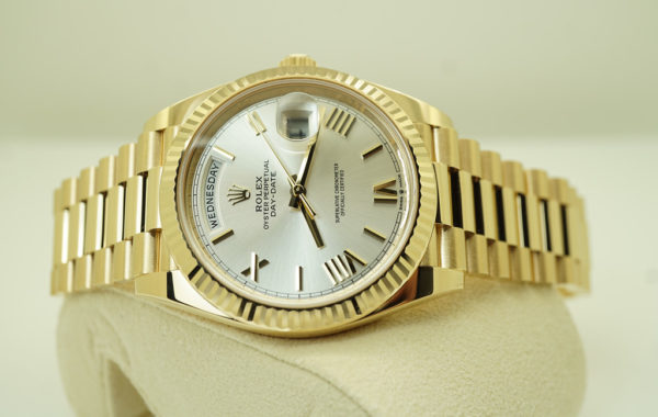 Rolex 228238 DAY DATE 40 YELLOW GOLD SILVER ROMAN DIAL 2022 WARRANTY FULL SET - Image 10