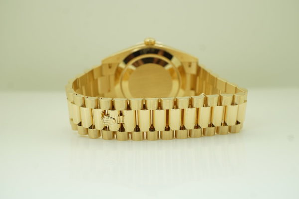 Rolex 228238 DAY DATE 40 YELLOW GOLD SILVER ROMAN DIAL 2022 WARRANTY FULL SET - Image 7