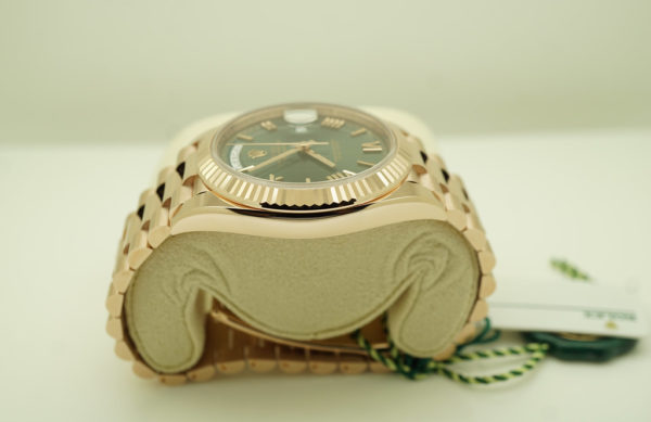 NEW Rolex 228235 DAY DATE 40 18K ROSE GOLD OLIVE GREEN ROMAN DIAL 2022 FULL SET - Image 4