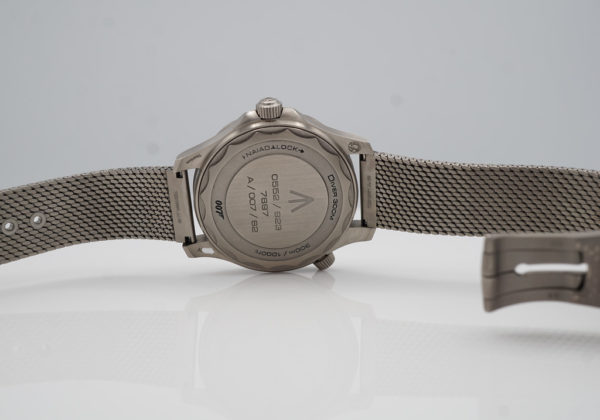 Omega SEAMASTER DIVER 300M 007 JAMES BOND TITANIUM MESH BRACELET FULL SET - Image 7