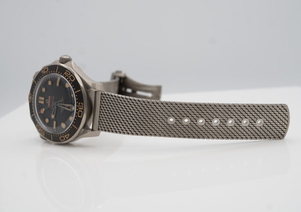 Omega SEAMASTER DIVER 300M 007 JAMES BOND TITANIUM MESH BRACELET FULL SET - Image 5