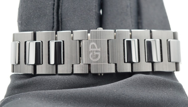 Girard Perregaux LAUREATO CERAMIC SKELETON EARTH TO SKY EDITION BLUE DIAL 2022 FULL SET - Image 7