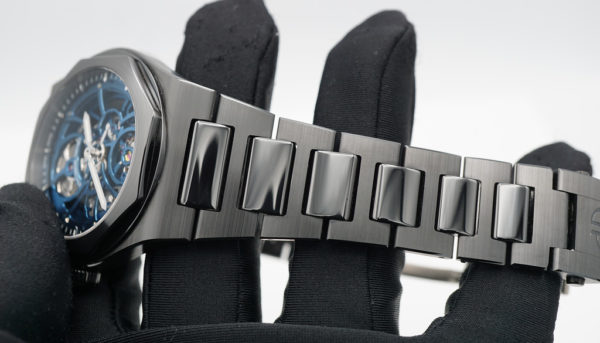 Girard Perregaux LAUREATO CERAMIC SKELETON EARTH TO SKY EDITION BLUE DIAL 2022 FULL SET - Image 6