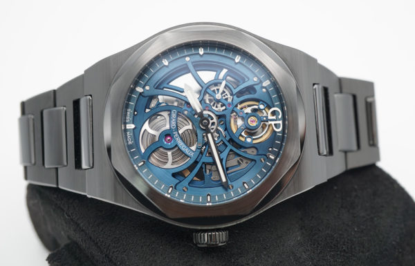 Girard Perregaux LAUREATO CERAMIC SKELETON EARTH TO SKY EDITION BLUE DIAL 2022 FULL SET - Image 9