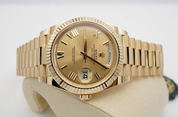 BRAND NEW Rolex 228238 DAY DATE 40 YELLOW GOLD CHAMPAGNE ROMAN DIAL 2022 FULL SET - Image 9