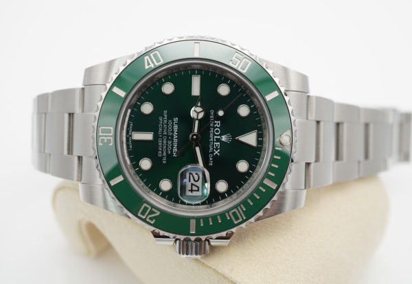 Rolex 116610LV SUBMARINER HULK GREEN DIAL BEZEL 40MM 2018 WARRANTY FULL SET - Image 9