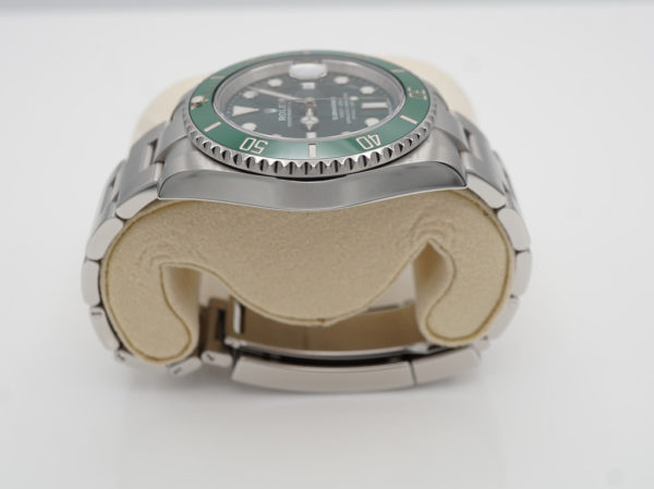 Rolex 116610LV SUBMARINER HULK GREEN DIAL BEZEL 40MM 2018 WARRANTY FULL SET - Image 4