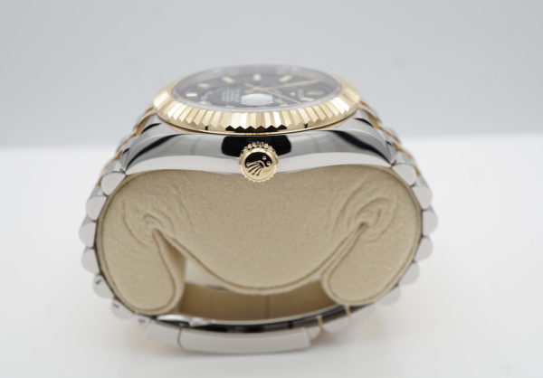 MINT Rolex 326933 SKY-DWELLER 18K YG STEEL BLACK DIAL JUBILEE 2022 COMPLETE SET - Image 3