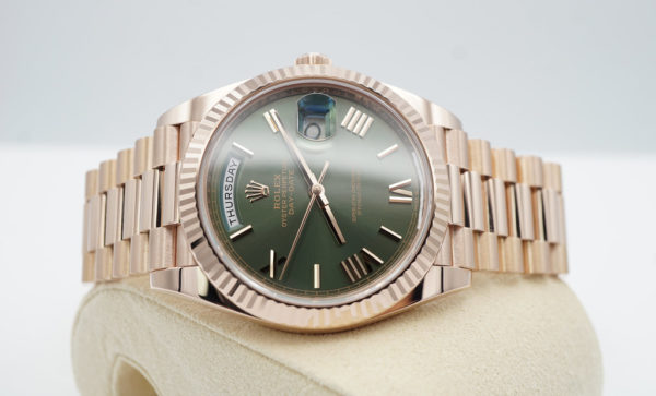 Rolex 228235 DAY DATE 40 18K ROSE GOLD OLIVE GREEN ROMAN DIAL 2019 FULL SET - Image 10