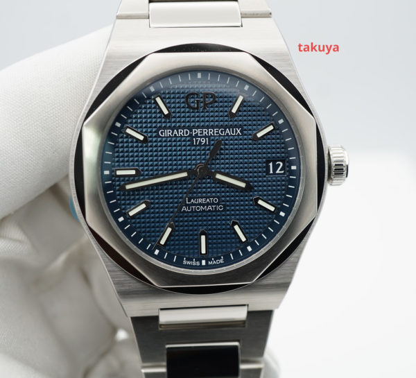 BRAND NEW Girard Perregaux LAUREATO STAINLESS STEEL BLUE DIAL 42MM 2022 FULL SET