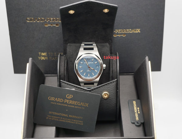 BRAND NEW Girard Perregaux LAUREATO STAINLESS STEEL BLUE DIAL 42MM 2022 FULL SET - Image 2