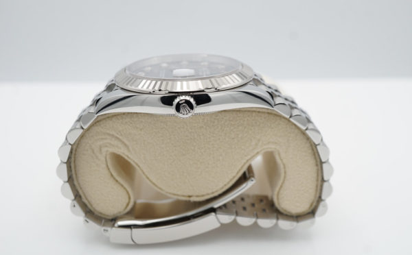Rolex 126334 DATEJUST 41 FLUTED BEZEL BLUE DIAMONDS DIAL JUBILEE 2022 FULL SET - Image 3
