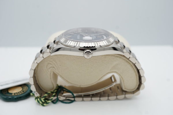 BRAND NEW Rolex 228239 DAY DATE 40 WHITE GOLD BLUE ROMAN DIAL 2022 FULL SET - Image 4