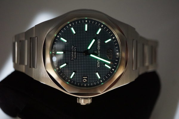 Girard Perregaux LAUREATO STAINLESS STEEL BLUE DIAL 42MM 2022 WARRANTY FULL SET - Image 11