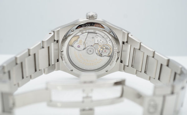 Girard Perregaux LAUREATO STAINLESS STEEL BLUE DIAL 42MM 2022 WARRANTY FULL SET - Image 8