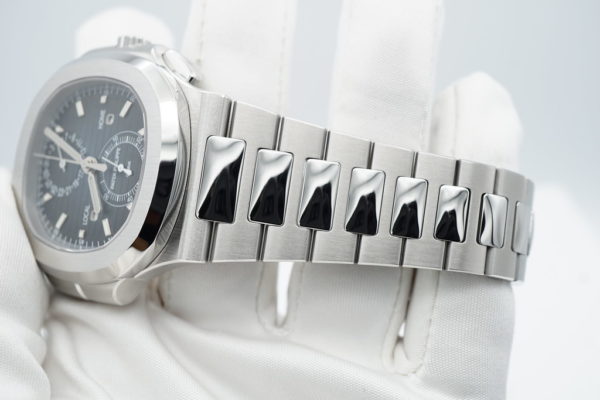 BRAND NEW Patek PHILIPPE 5990/1A NAUTILUS CHRONOGRAPH TRAVEL TIME BLUE DIAL 2022 FULL SET - Image 5