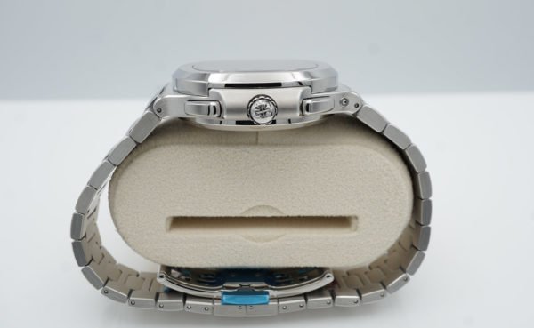 BRAND NEW Patek PHILIPPE 5990/1A NAUTILUS CHRONOGRAPH TRAVEL TIME BLUE DIAL 2022 FULL SET - Image 3