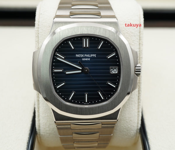 Patek PHILIPPE 5811/1G NAUTILUS 18K WHITE GOLD BLUE DIAL 2022 FULL SET