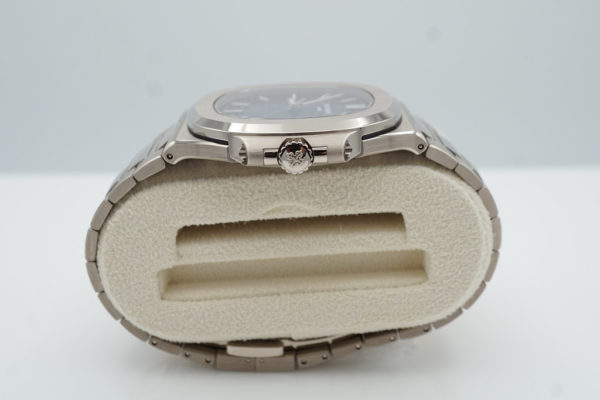 Patek PHILIPPE 5811/1G NAUTILUS 18K WHITE GOLD BLUE DIAL 2022 FULL SET - Image 3