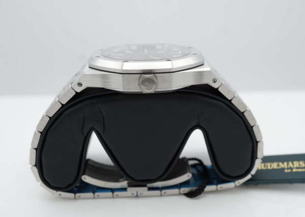 BRAND NEW Audemars PIGUET ROYAL OAK 15510ST BLACK DIAL NEW 2023 MODEL FULL SET - Image 3