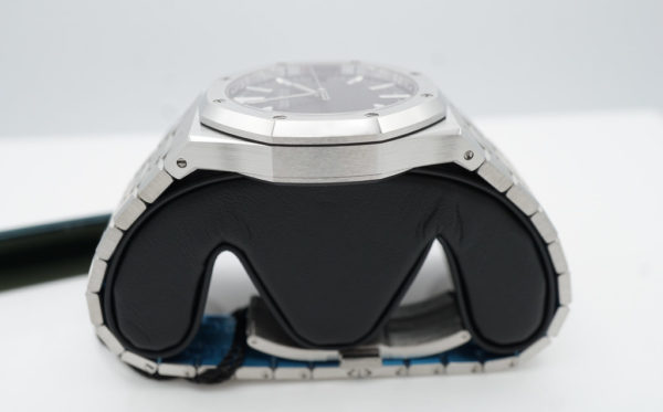 BRAND NEW Audemars PIGUET ROYAL OAK 15510ST BLACK DIAL NEW 2023 MODEL FULL SET - Image 4