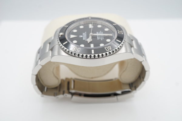 Rolex 124060 SUBMARINER NO DATE 41MM 2022 WARRANTY COMPLETE SET - Image 4