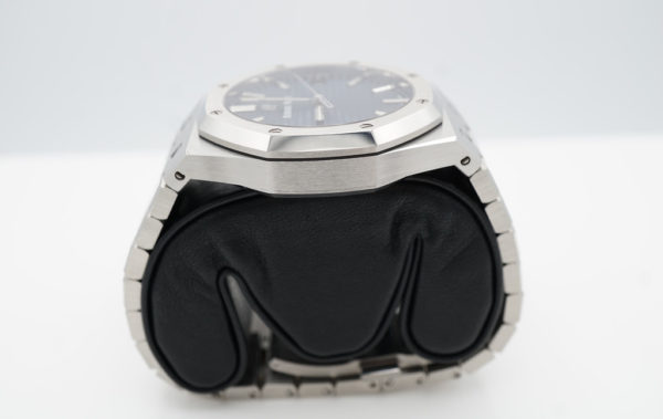 MINT Audemars PIGUET ROYAL OAK 15500ST BLUE DIAL 41MM 2020 COMPLETE SET - Image 4