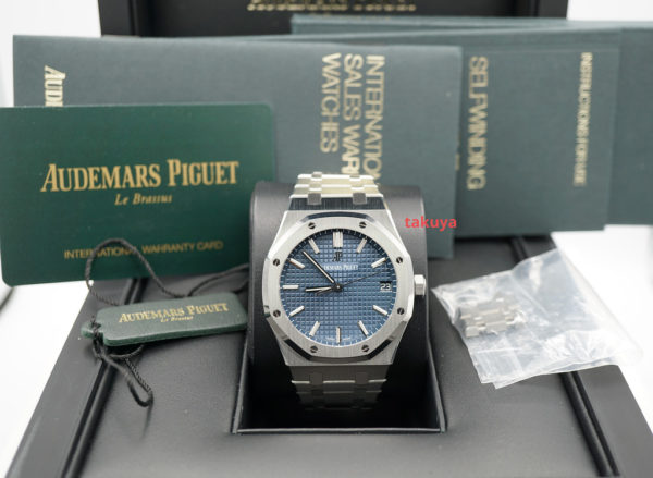 MINT Audemars PIGUET ROYAL OAK 15500ST BLUE DIAL 41MM 2020 COMPLETE SET - Image 2