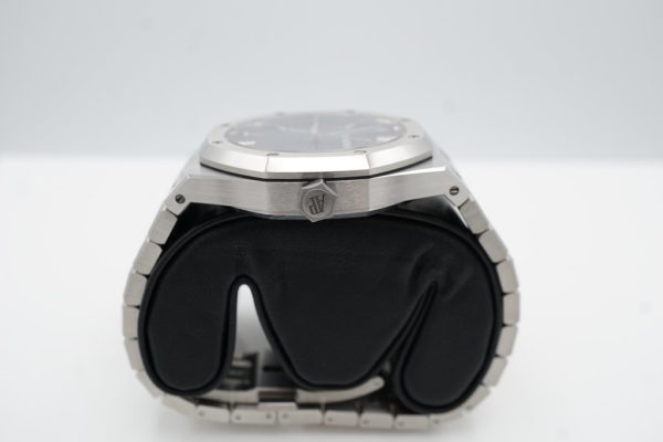 MINT Audemars PIGUET ROYAL OAK 15500ST BLUE DIAL 41MM 2020 COMPLETE SET - Image 3