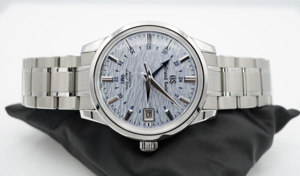 MINT Grand Seiko ELEGANCE GMT SUMMER Shōsho SBGJ249 LIGHT BLUE 2022 FULL SET - Image 9